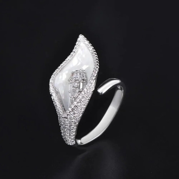 VQ Flower Bracelet and Ring Set - Picture 3 of 3